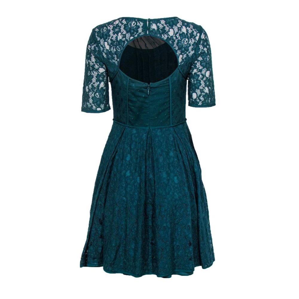 🎉 3/21 Host Pick! 🎉 BCBG Max Azria Teal Lace & Tulle Cocktail Dress - Size 4 - Picture 4 of 12